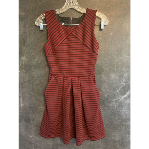 iz Byer Maroon and Black Stripes Mini Dress Size Size 1 - Picture 7 of 9